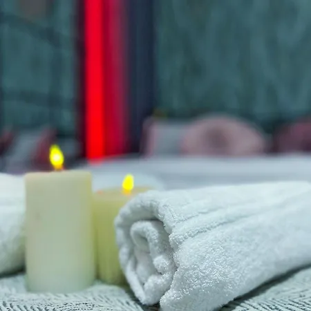 Saints & Sinners Romantic Jacuzzi Villa Bucharest