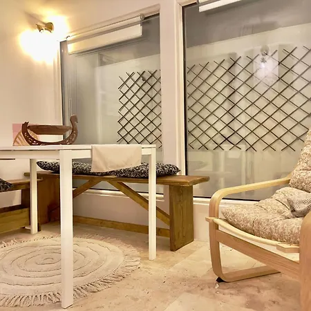 Saints & Sinners Romantic Jacuzzi Villa