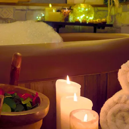 Villa Saints & Sinners Romantic Jacuzzi Bucharest