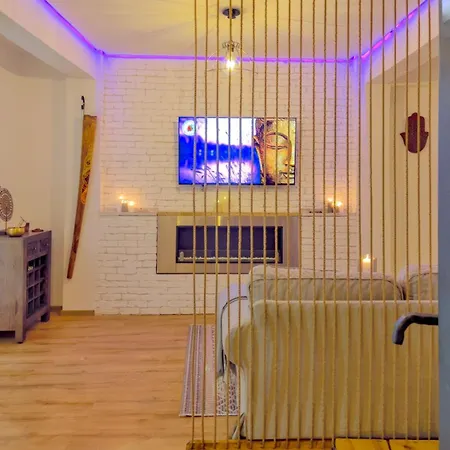 Villa Saints & Sinners Romantic Jacuzzi Bucharest