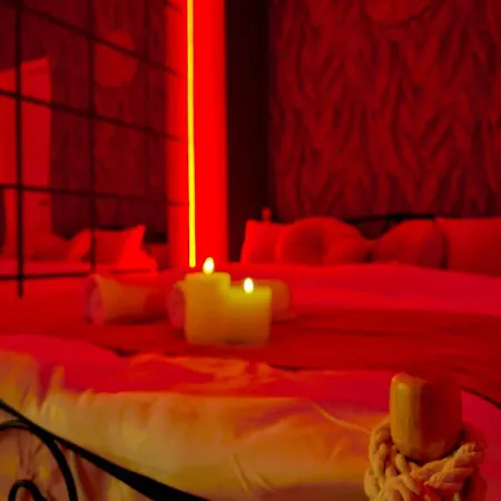 Saints & Sinners Romantic Jacuzzi *