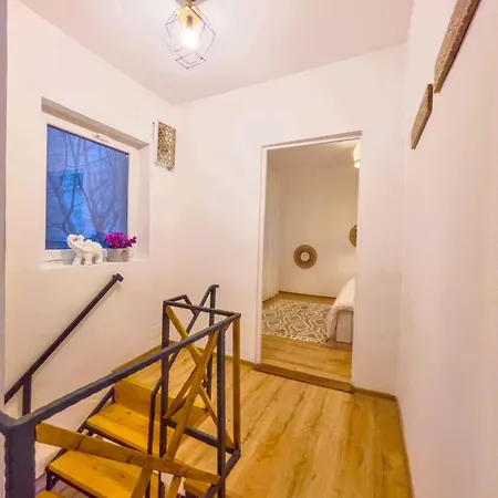 Saints & Sinners Romantic Jacuzzi Villa Bucharest