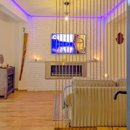 Saints & Sinners Romantic Jacuzzi Bucureşti