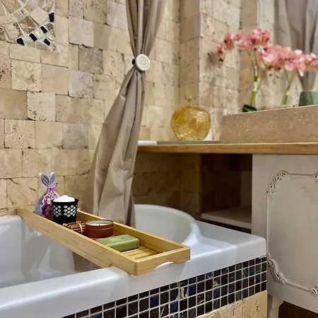 Villa Saints & Sinners Romantic Jacuzzi