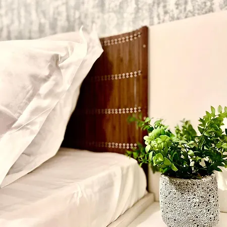 Saints & Sinners Romantic Jacuzzi Bucureşti