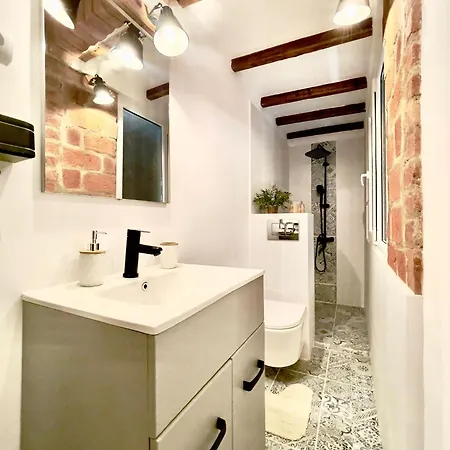 Saints & Sinners Romantic Jacuzzi *