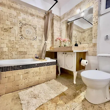 Saints & Sinners Romantic Jacuzzi Villa