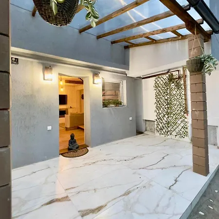 Saints & Sinners Romantic Jacuzzi Bucharest