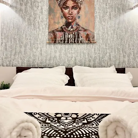 Saints & Sinners Romantic Jacuzzi *