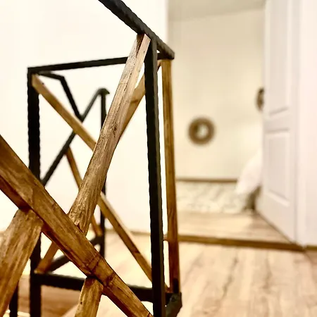 Vilă Saints & Sinners Romantic Jacuzzi *