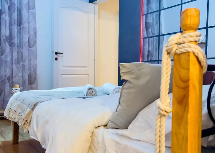 Saints & Sinners Romantic Jacuzzi Bucharest