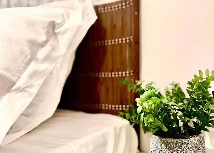 Saints & Sinners Romantic Jacuzzi Bucharest