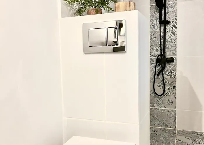 Saints & Sinners Romantic Jacuzzi Villa