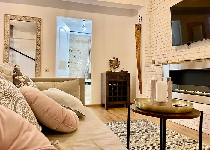 Saints & Sinners Romantic Jacuzzi *