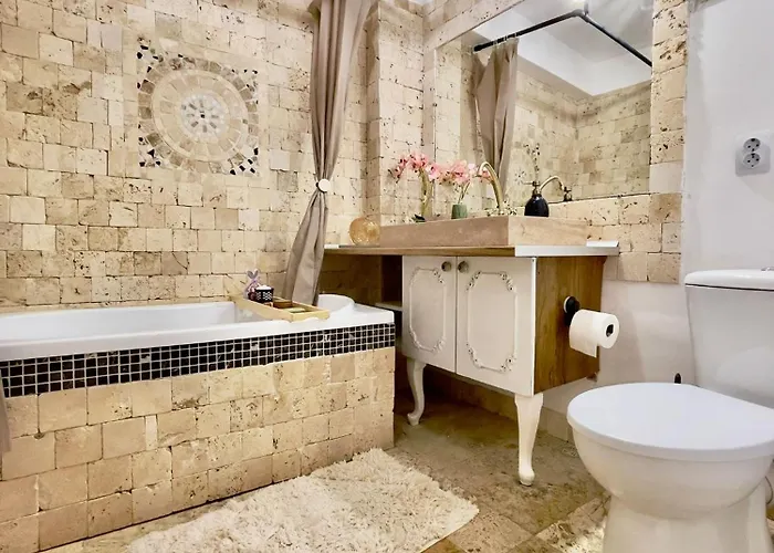 Saints & Sinners Romantic Jacuzzi Villa