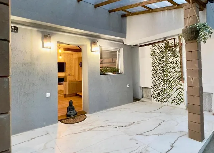 Saints & Sinners Romantic Jacuzzi Bucharest