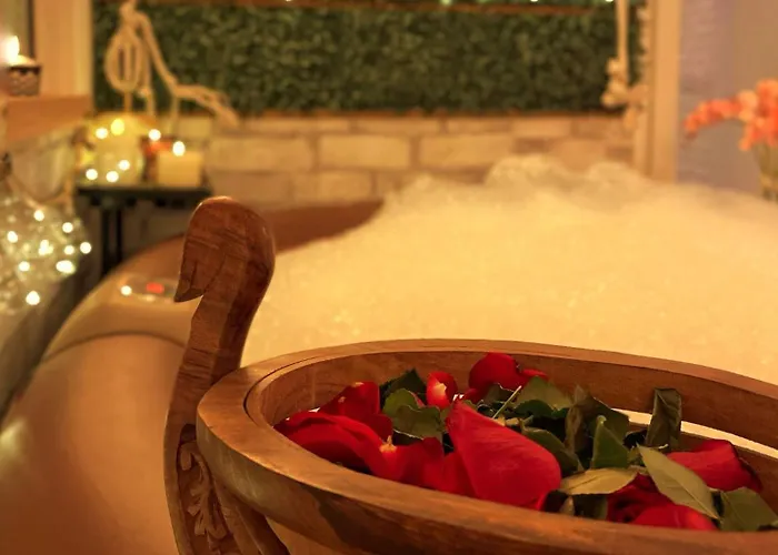 Villa Saints & Sinners Romantic Jacuzzi