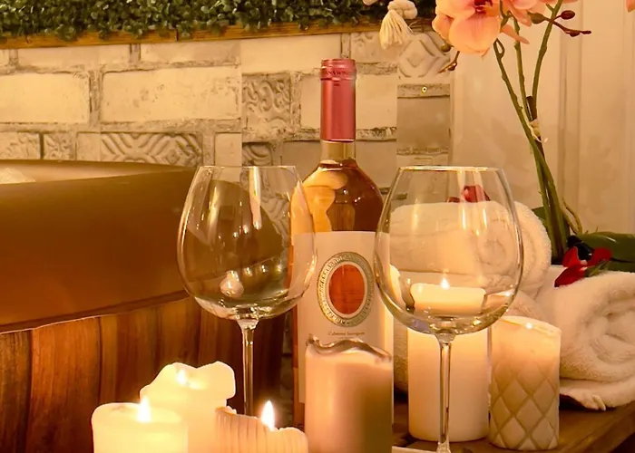 Villa Saints & Sinners Romantic Jacuzzi