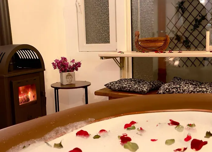 Villa Saints & Sinners Romantic Jacuzzi *