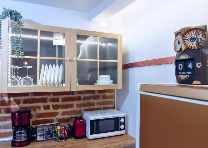 Saints & Sinners Romantic Jacuzzi Bucharest