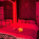 Vila Saints & Sinners Romantic Jacuzzi *
