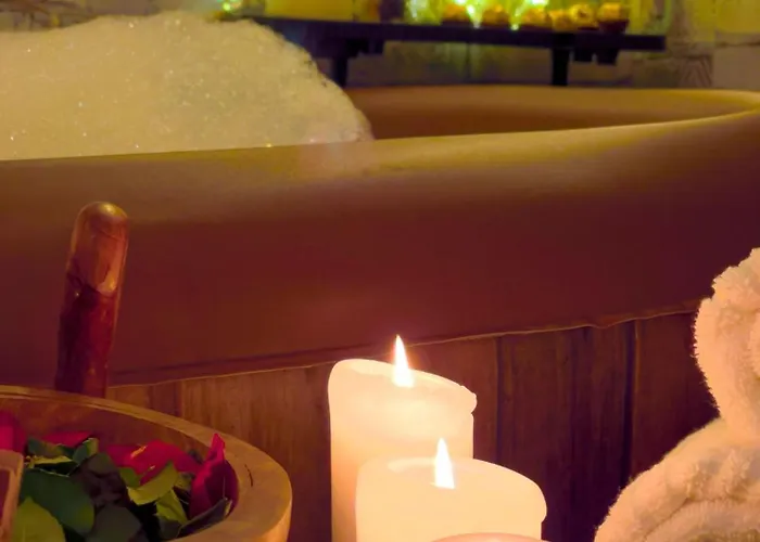 Villa Saints & Sinners Romantic Jacuzzi Bucharest
